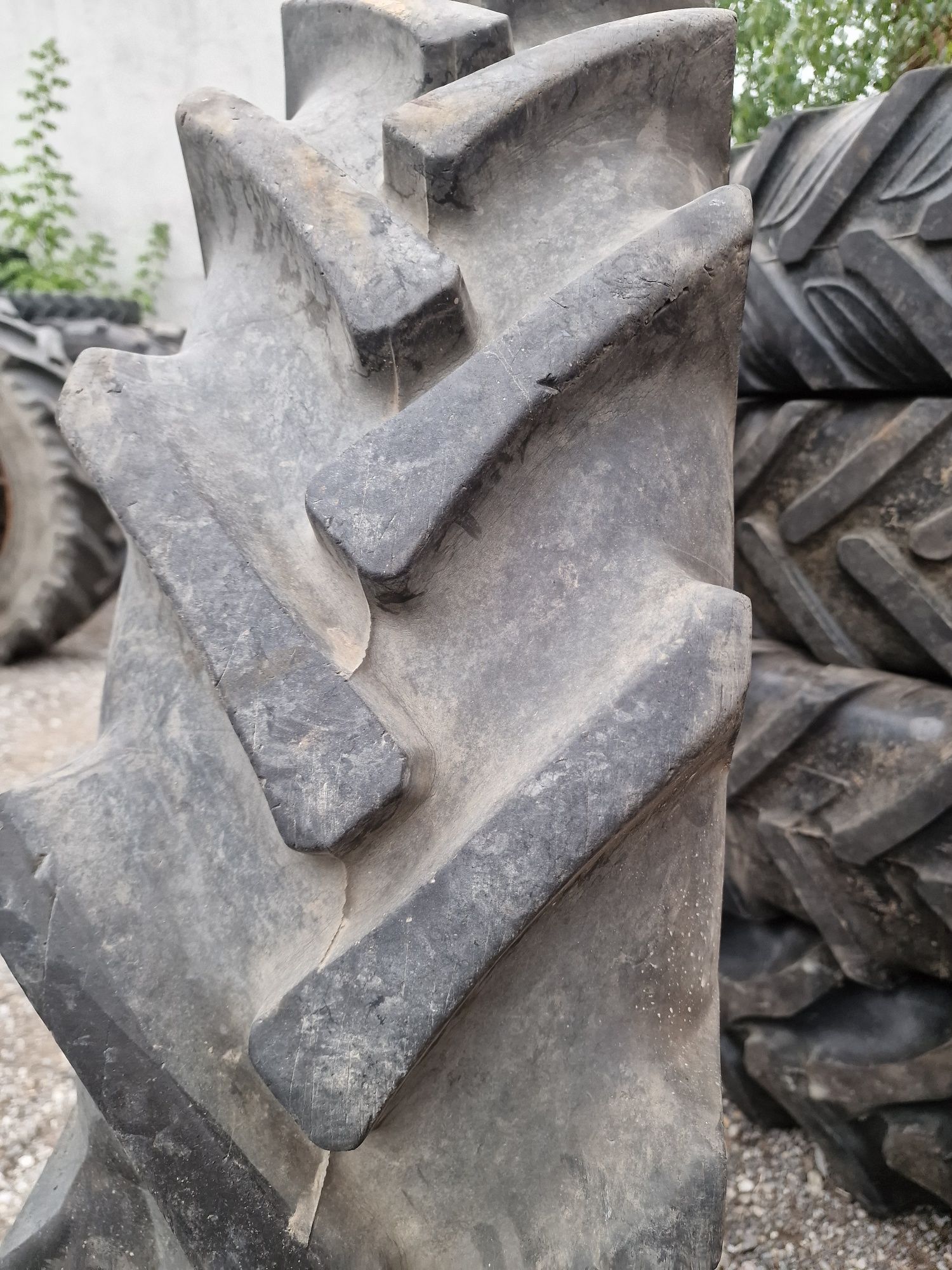 Cauciuc Agricol 12.4R36 marca Semperit