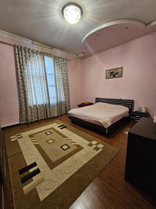 Продается дом на земле в центре города