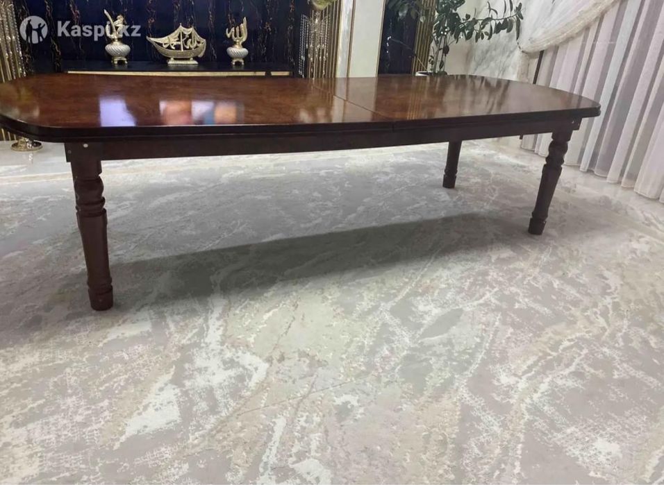 Продаю стол для гостинной