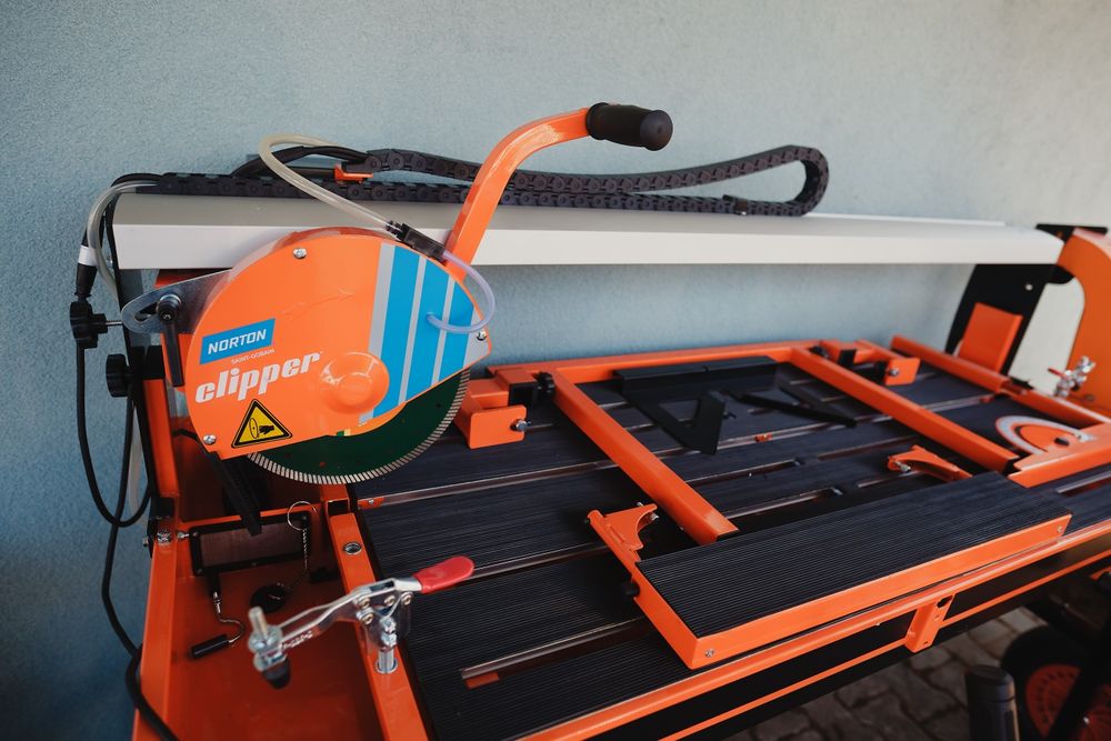 Inchiriere masina de taiat gresie faianta 125 cm clipper sigma picamer