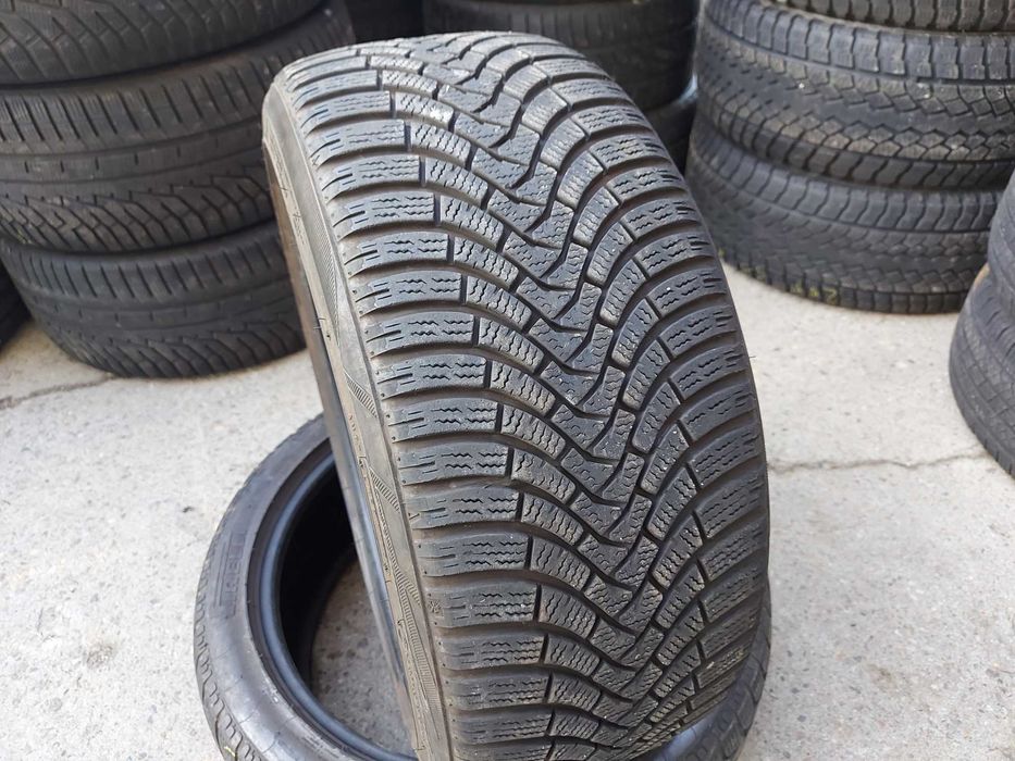 1xAnvelopa second iarnă 225 40 R18 Falken 2019