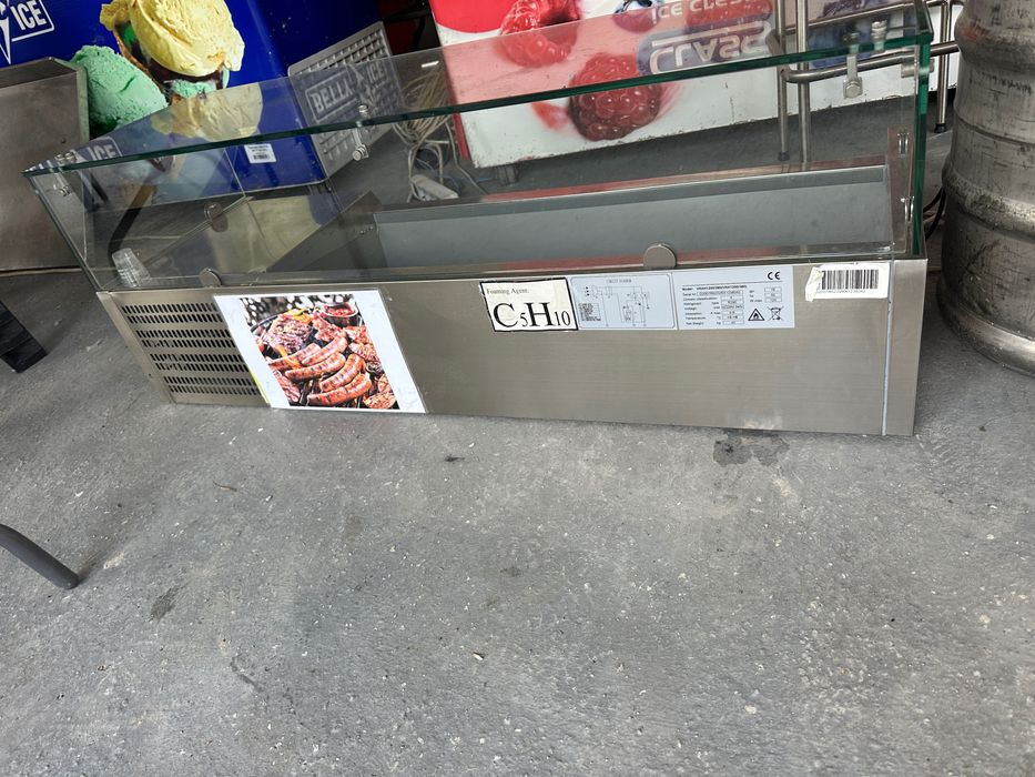 Vitrină rece salata