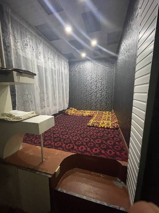 Arenda ibinsino 1*2 xona qilingan 300$
Шайхонтахур район 
Ибн Сино