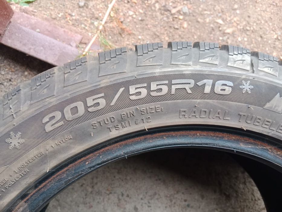 Продам шины 4 шт почти новые