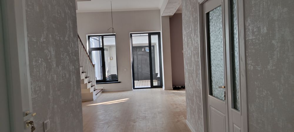 Новый дом 2 этажный с подвалом 6 ком,холл 3 сан узла