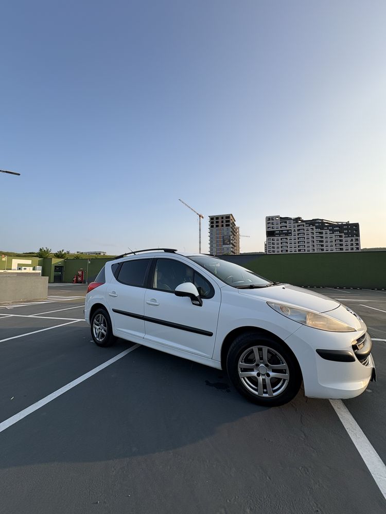 Peugeot 207 SW 1.6 HDI + un set de jante cu cauciucuri de iarna