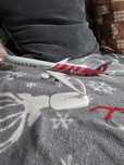 Macheta metalica avion qatar FIFA world cup 21 cm noua