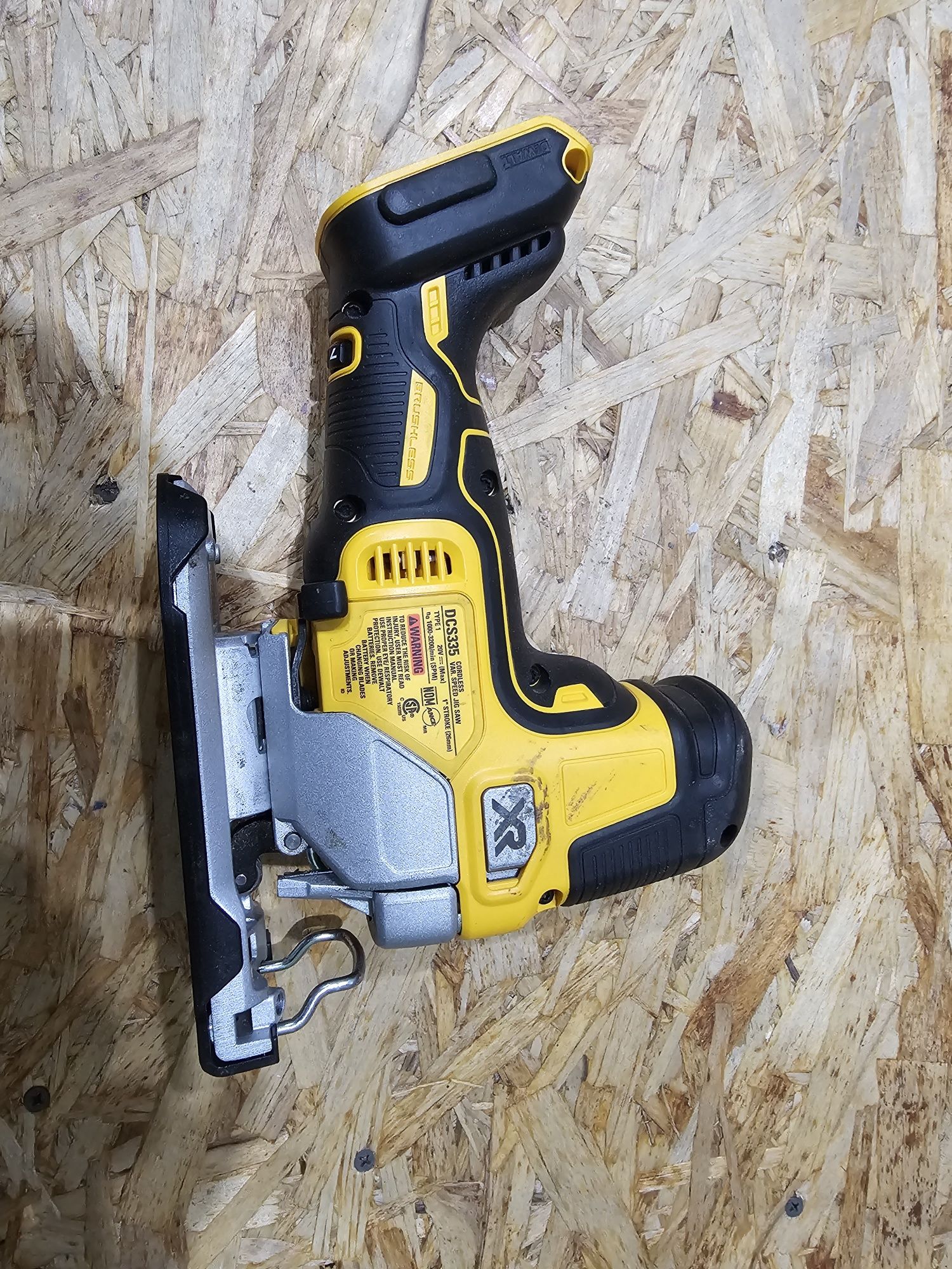 Продам лобзик Dewalt  DCS 335