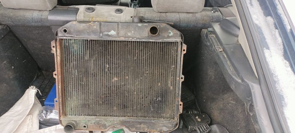 Продам радиатор УАЗ