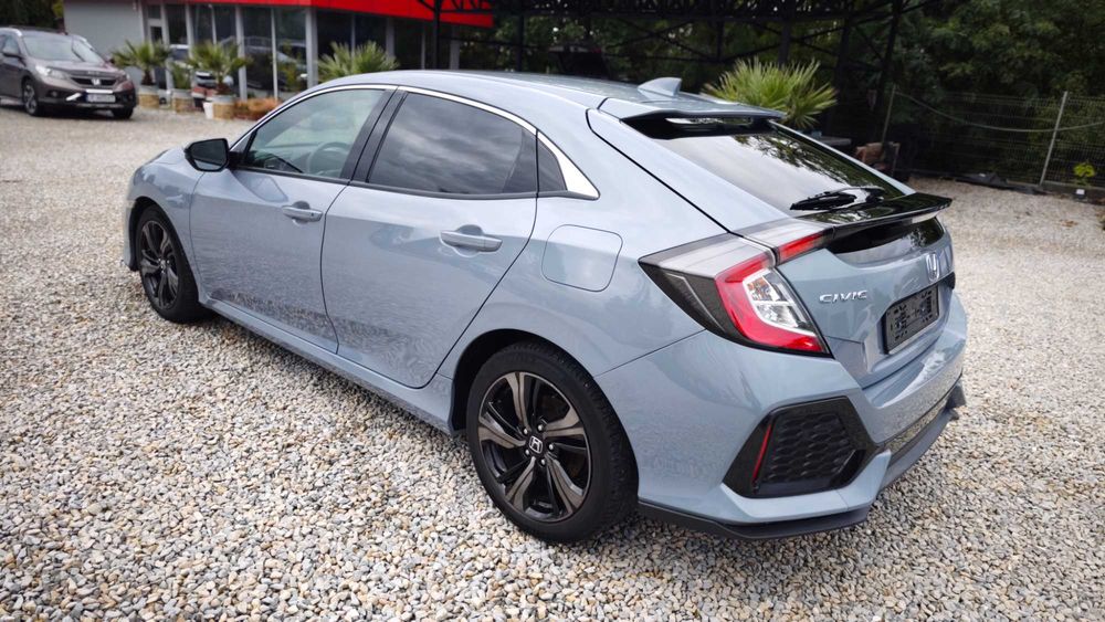 Модерно Сиво/Адаптивен DISTRONIK/Следи ПЪТ и ЗНАЦИ Civic