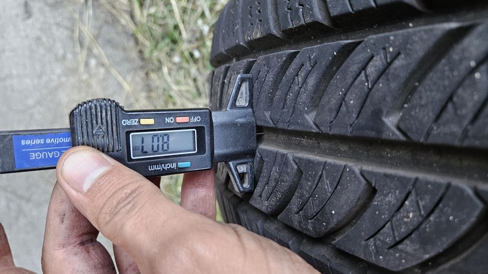 10бр гуми 205 75 16С континентал