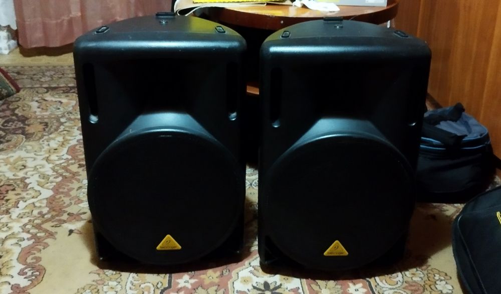 Boxe active Behringer ,stare buna.