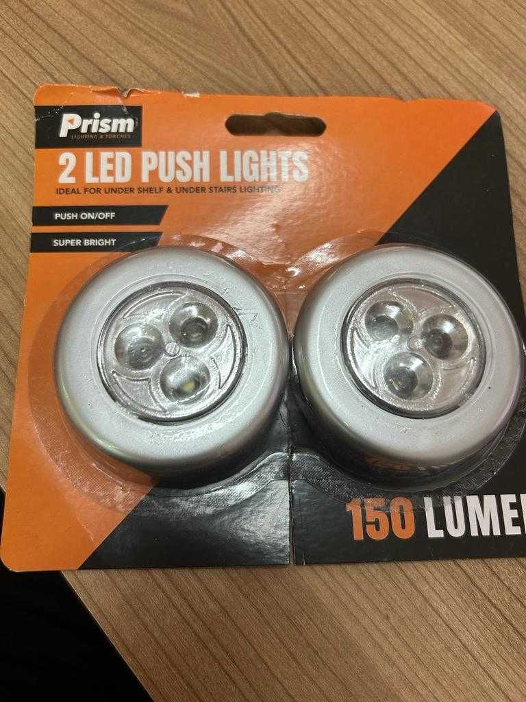 Set 2 lampi universale cu cate 3 LED-uri autoadeziv