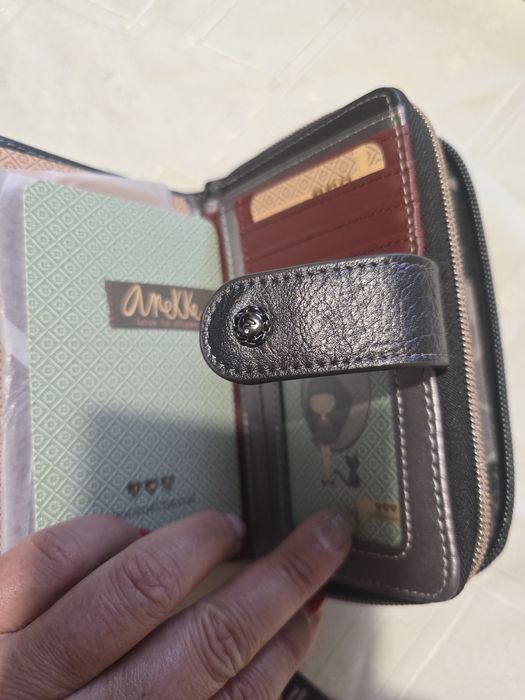 Ново дамско портмоне Анеке