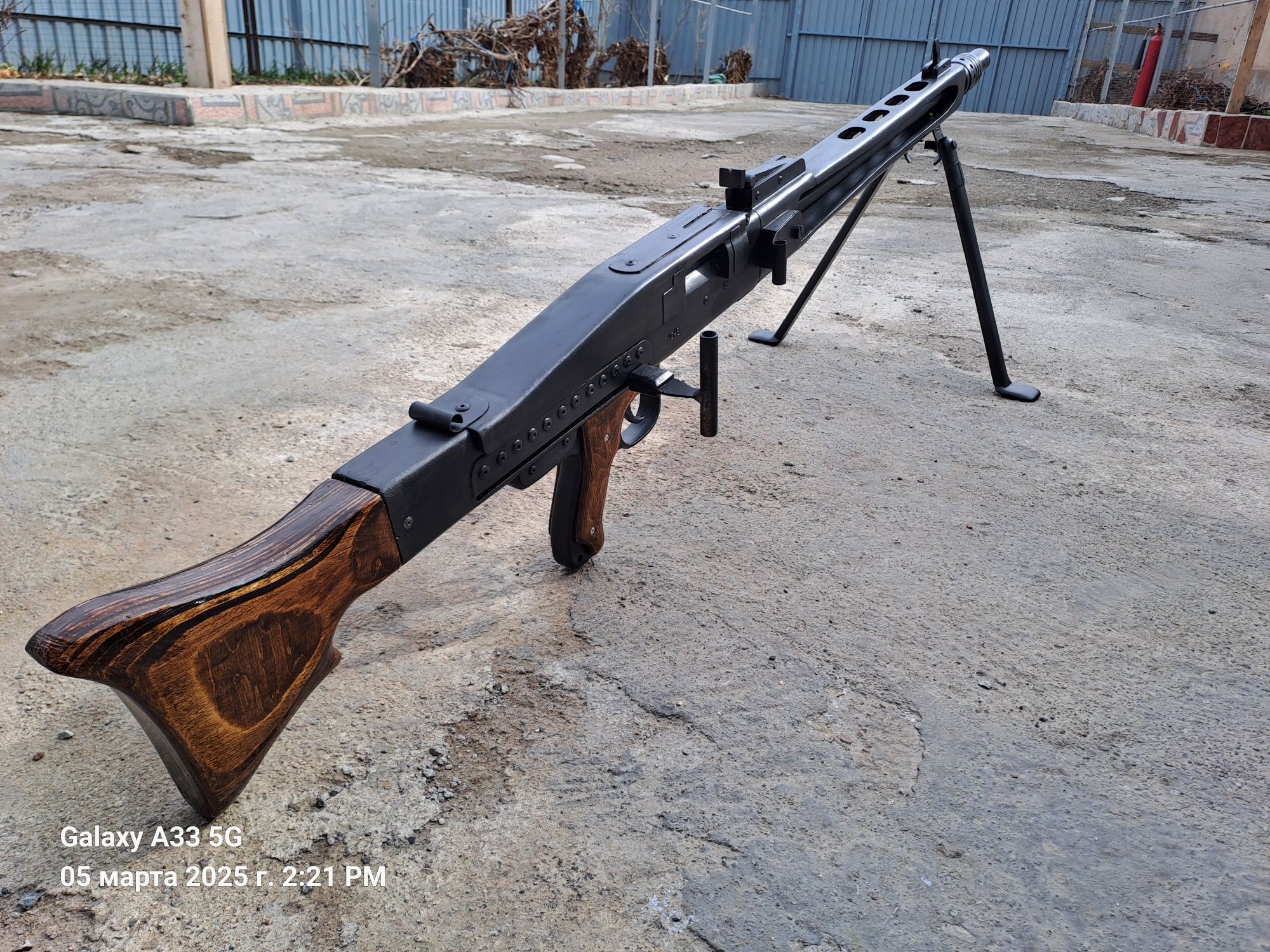 Продаётся макет пулемёта MG42 из дерева