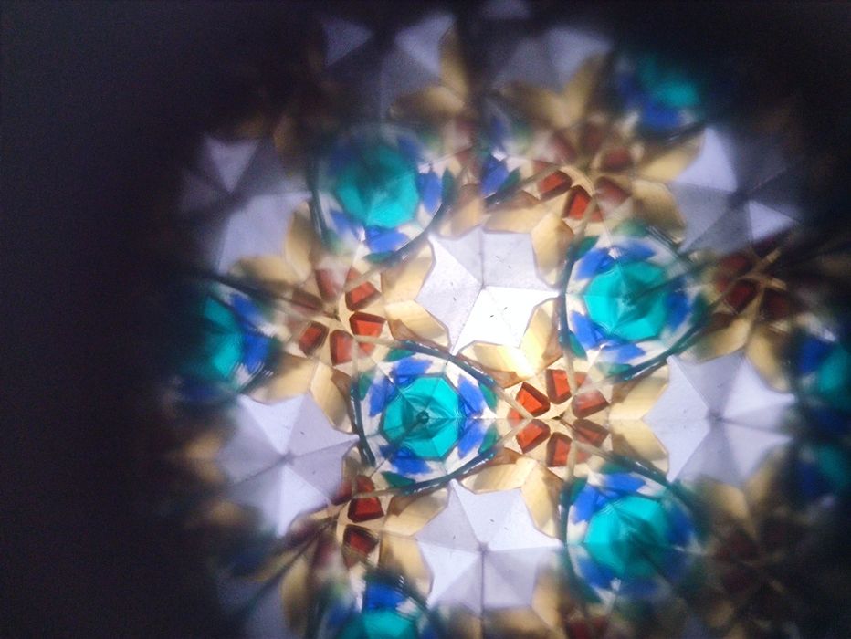 Продавам голям детски калейдоскоп