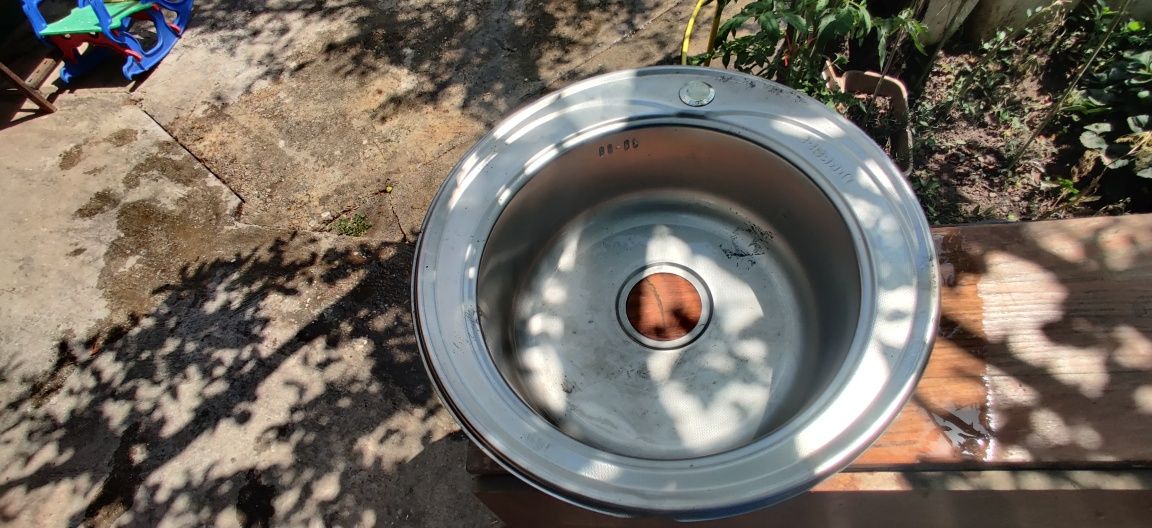 Chiuvetă inox anticalcar Ø50 cm + clipsuri fixare – Nouă, preț fix 60