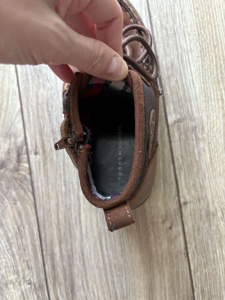 Ghete piele marimea 33  Tommy Hilfiger