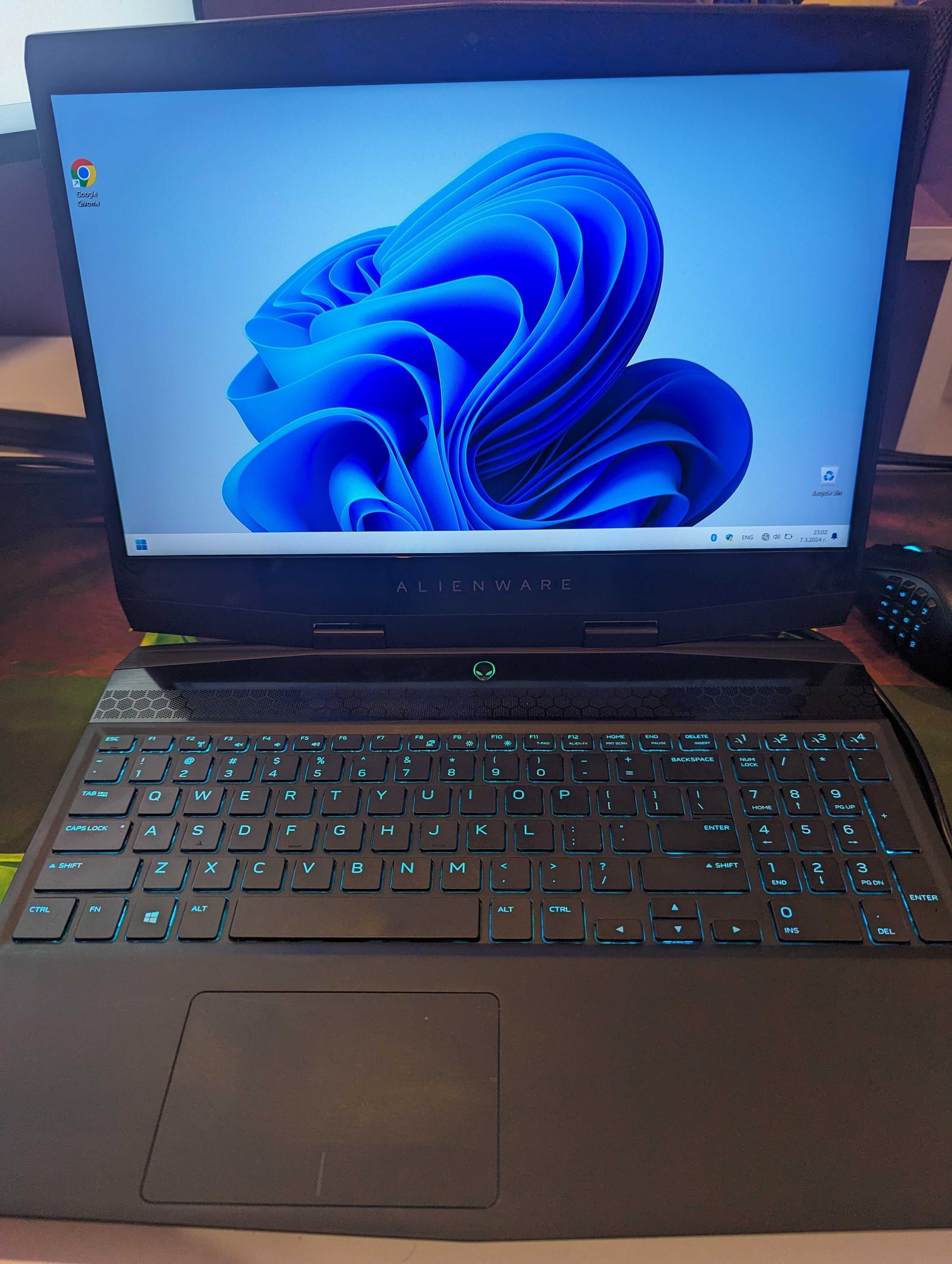 Лаптоп Alienware m15 i7, 16GB RAM, 512GB, 2060 RTX, 144Hz