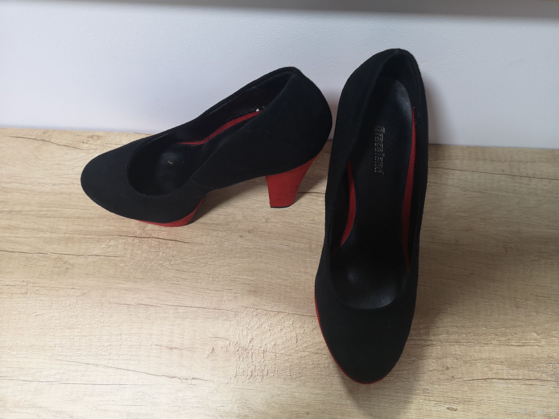 Pantofi negri cu toc gros, roșu, mar 37