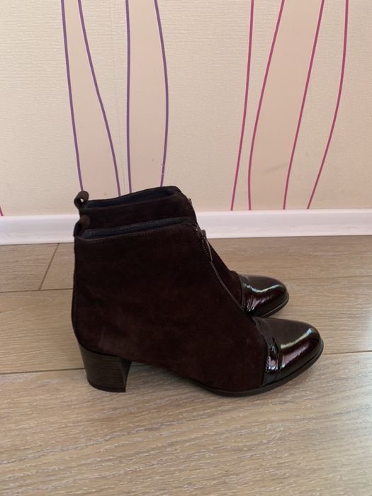 Боти от естествена кожа всичко по 55 лв.