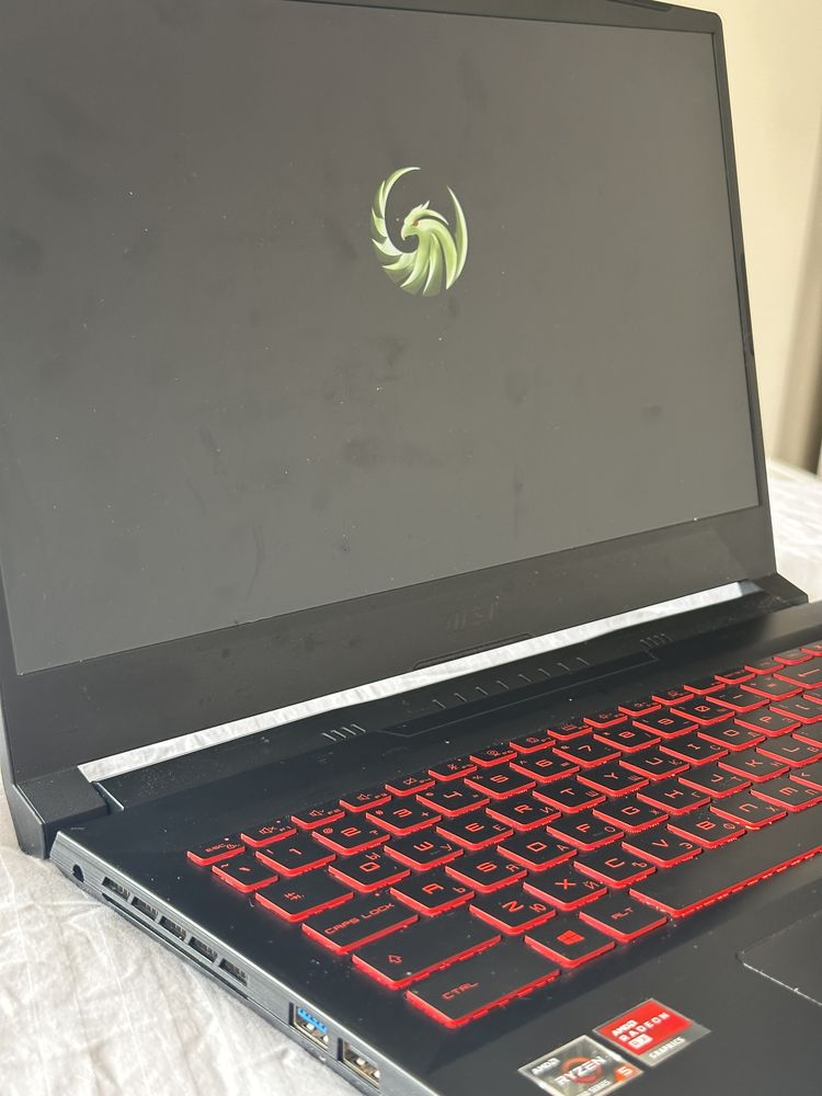 Лаптоп MSI bravo 15 B5DD