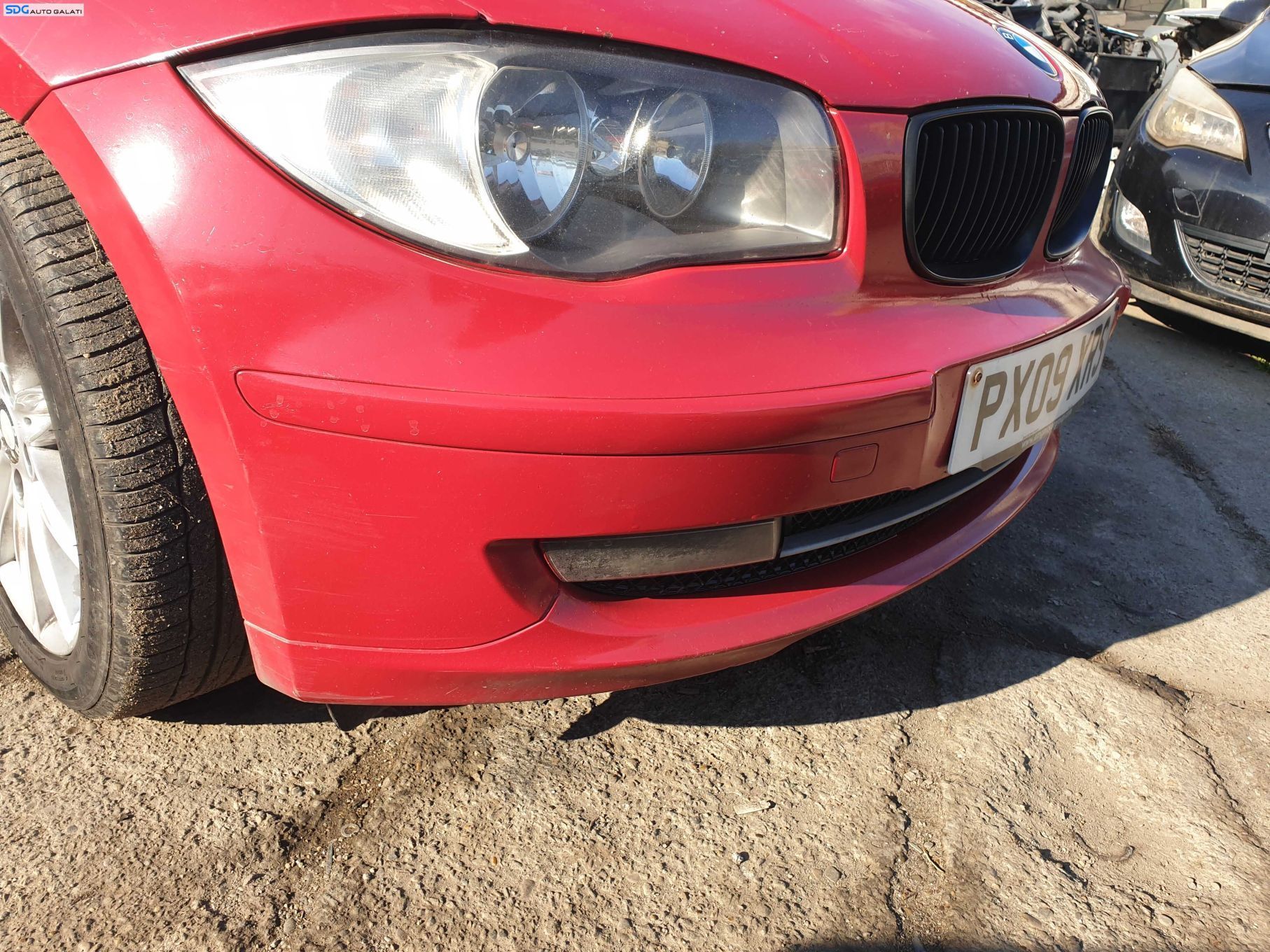 Bara Spoiler Fata cu Grila si Grile Proiectoare cu Impefectiuni BMW Seria 1 E87 FL Facelift 2007 - 2011 Culoare A61/3 Crimson Red Karmesinrot [K0873]