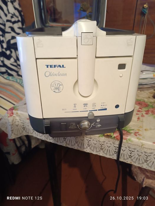 Продам фритюрницу Tefal Oleoclean