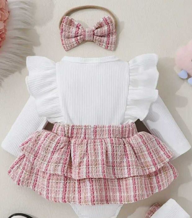 Детска рокля с панделка и чорапки