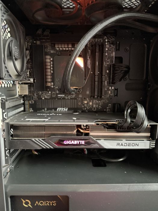 PC Gaming RX 7700xt Ryzen 7 7700x 16gb