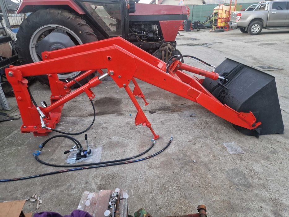 Incarcator frontal pentru tractor U650