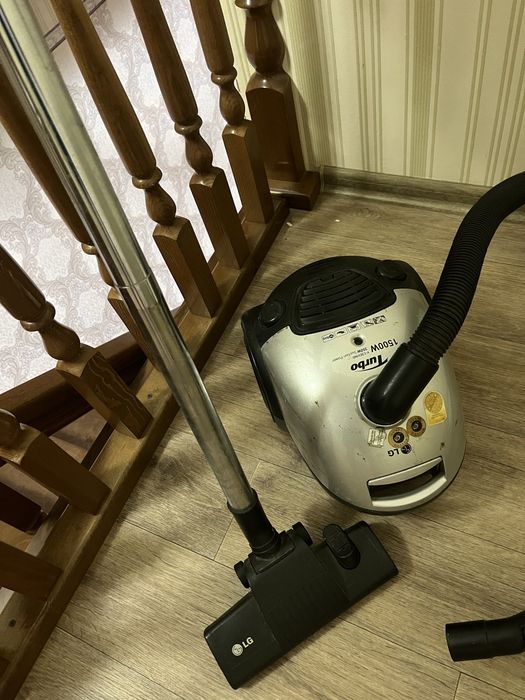 Пылесос lg, работает,