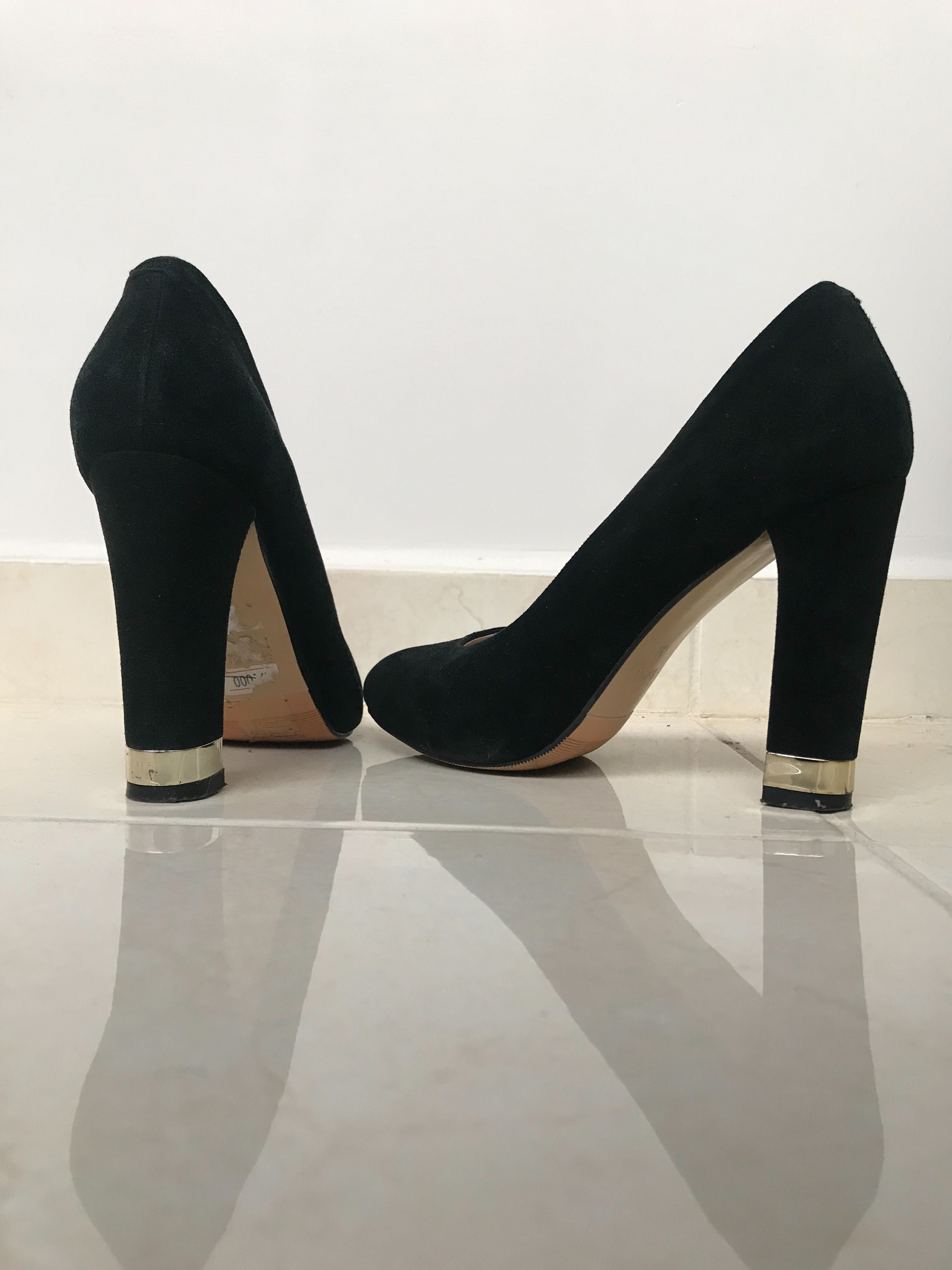 Дамски велурени обувки