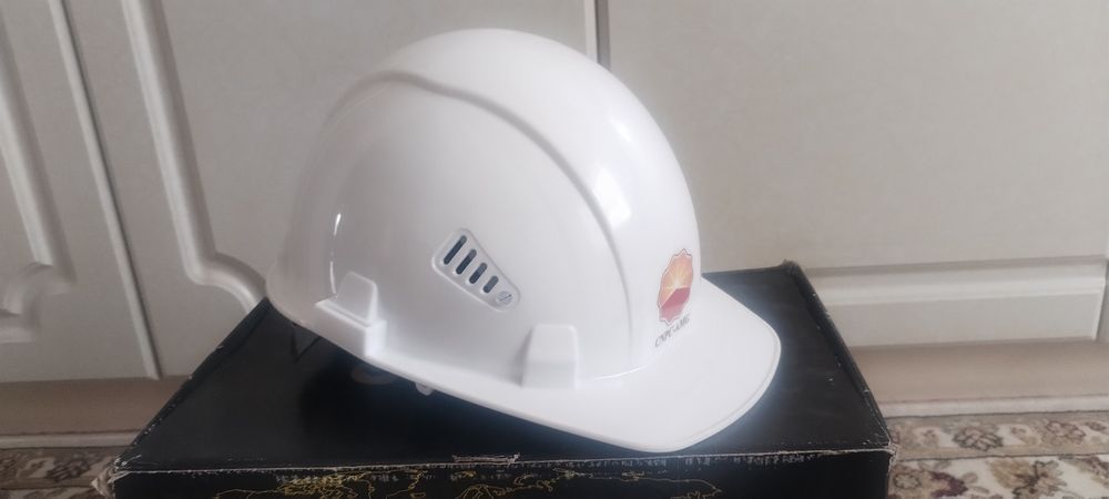 Продаётся каска защитная