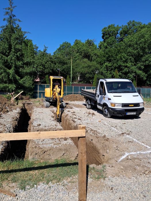 Nisip balast pietris miniexcavator buldoexcavator cilindru compactor