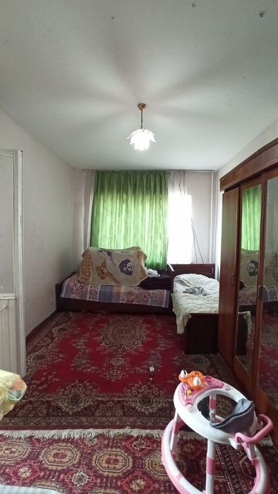 Продажа 1 хона 3 етаж 4 етажл 
Тасикбойов 1 
42 кв