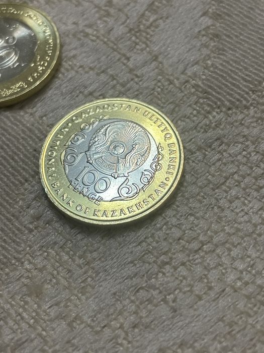Продам коллекционные 100 тенге 30 лет конституции