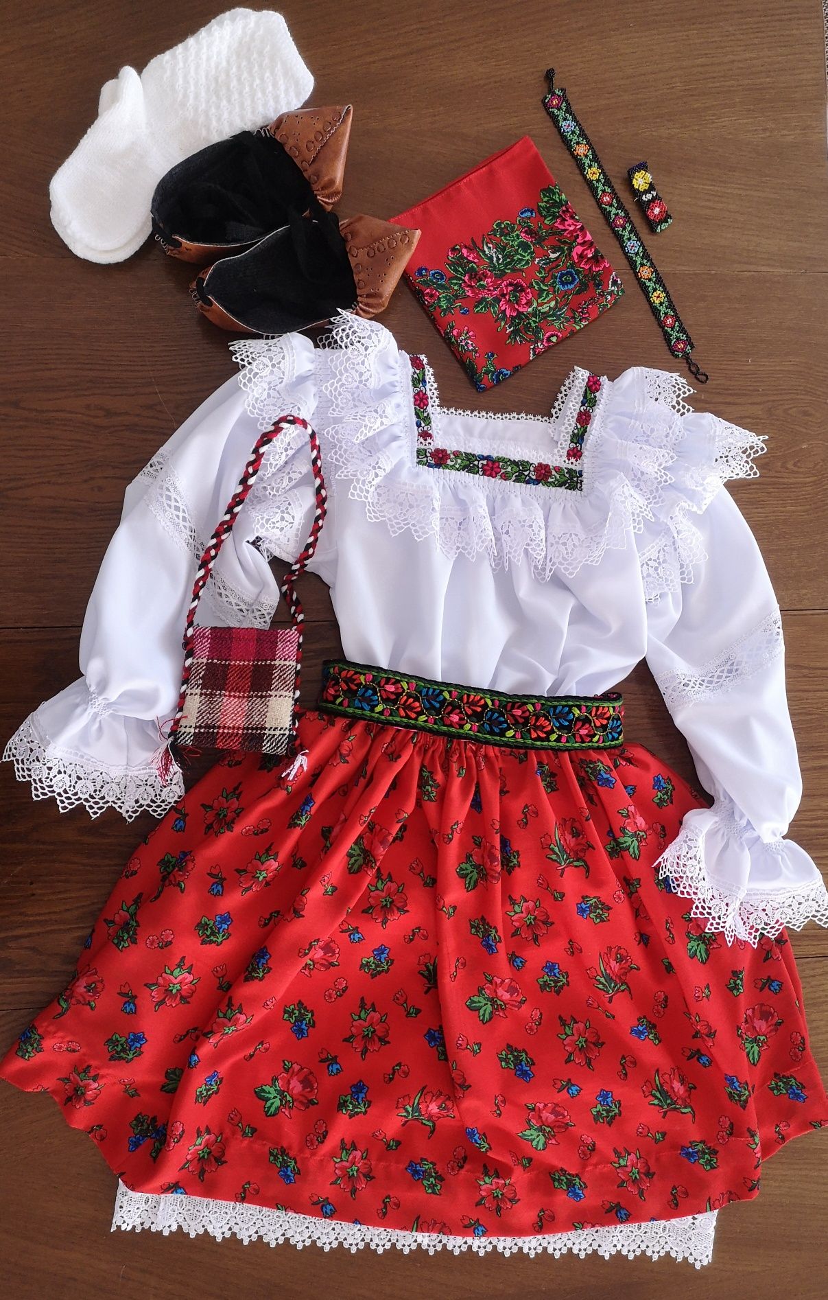 Costum popular femei complet de Maramureș