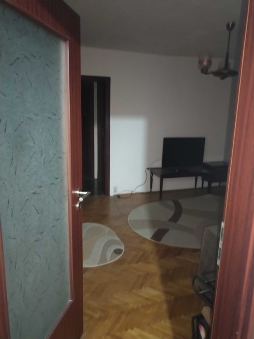 Închiriez APARTAMENT 2 Camere