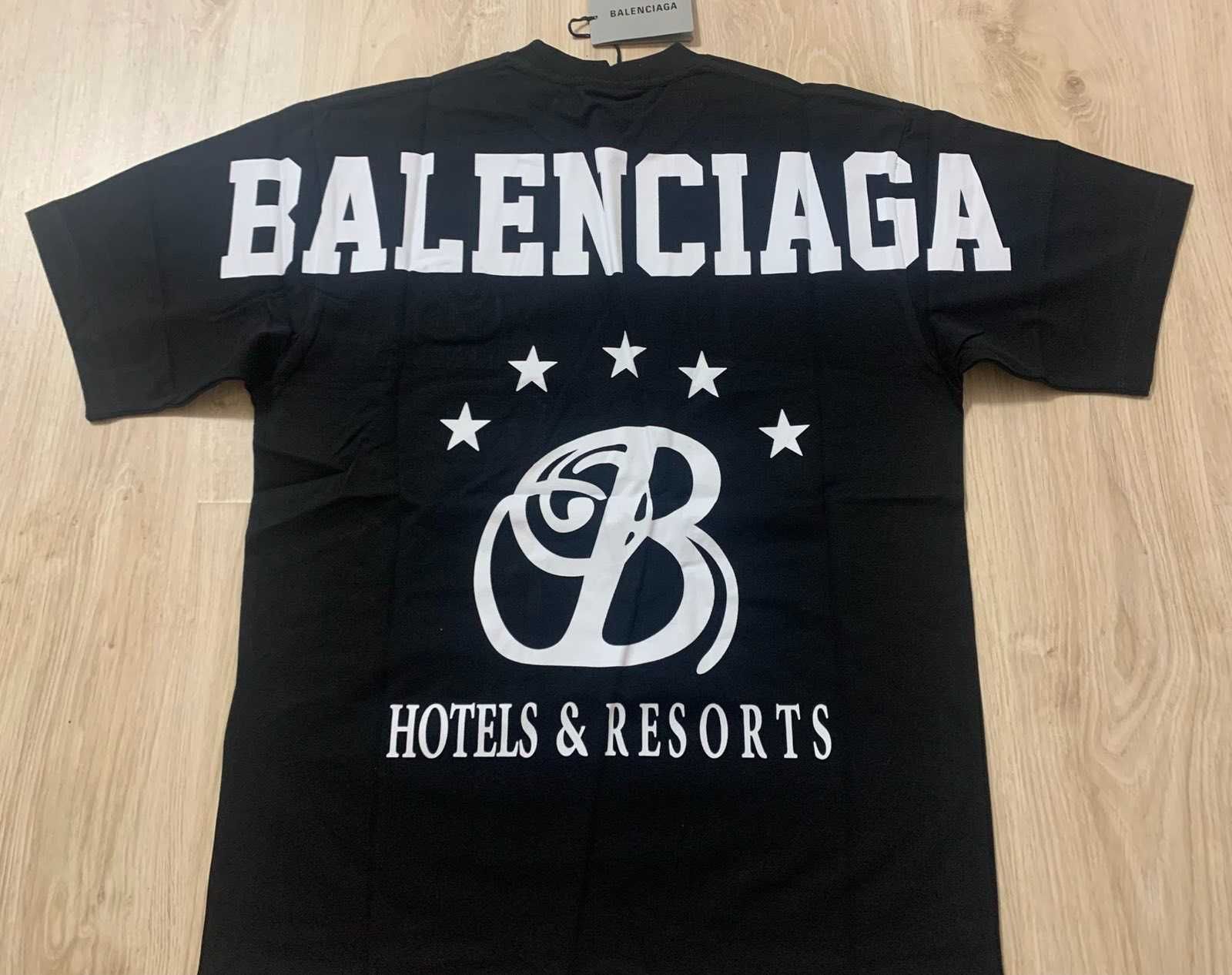 Нова мъжка тениска с етикети Balenciaga hotels