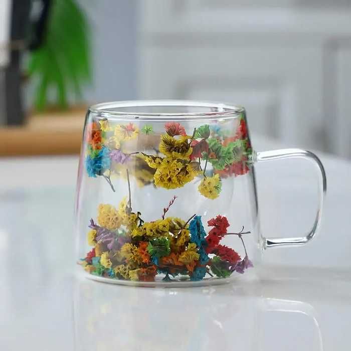 Стъклена чаша със сухи цветя CupHup