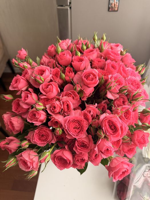 кустовые розы свежайшие.