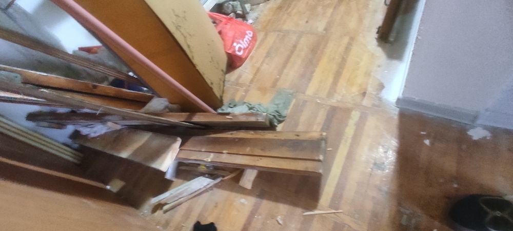 Отдам даром ковры 2-3,дорожки мелкие окна балки рейки