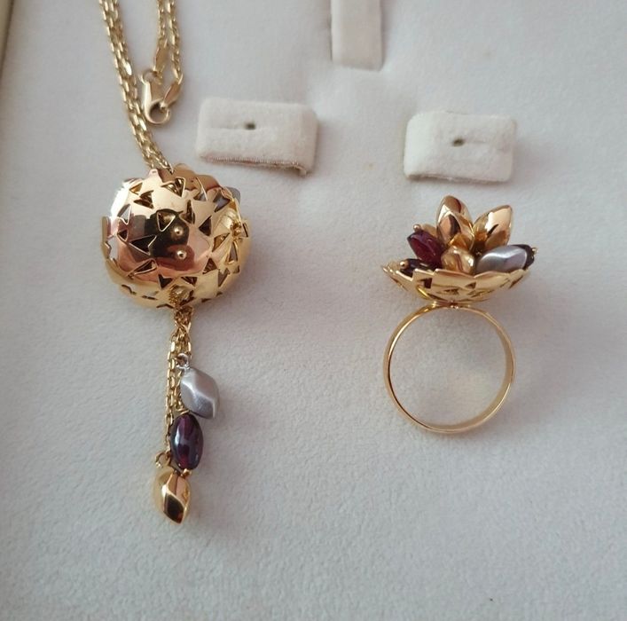 Set bijuterii din aur de 18K