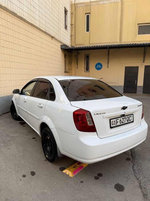 Продаю свою lacceti 2010 года