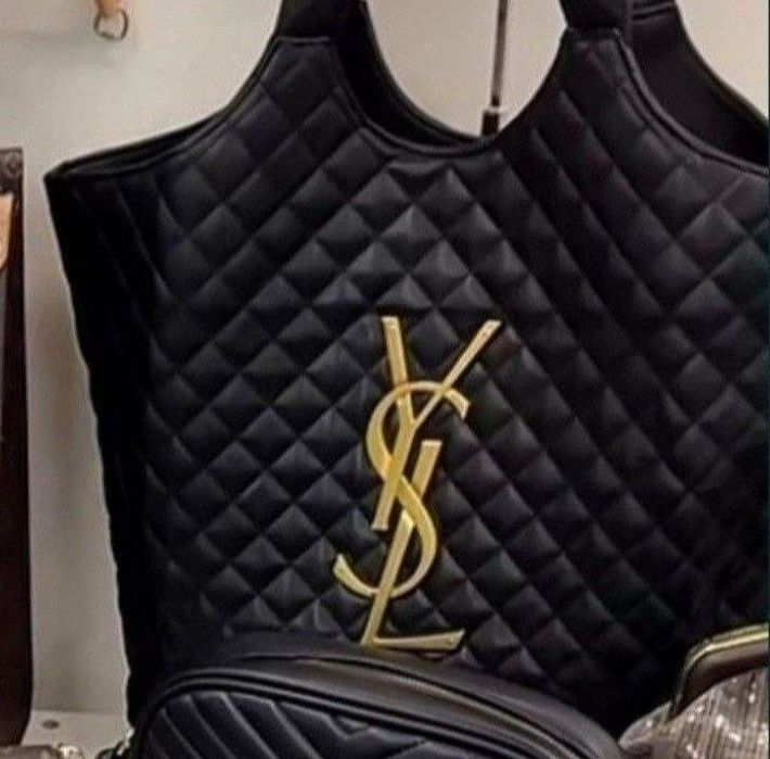 Geanta Maxy, logo metalic auriu, etichetă, saculet