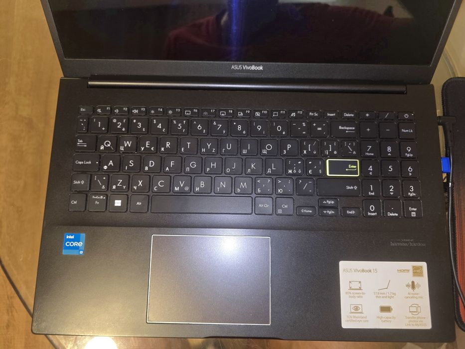 ASUS VivoBook 15 (K513EA) – отличное состояние + комплект аксессуаров