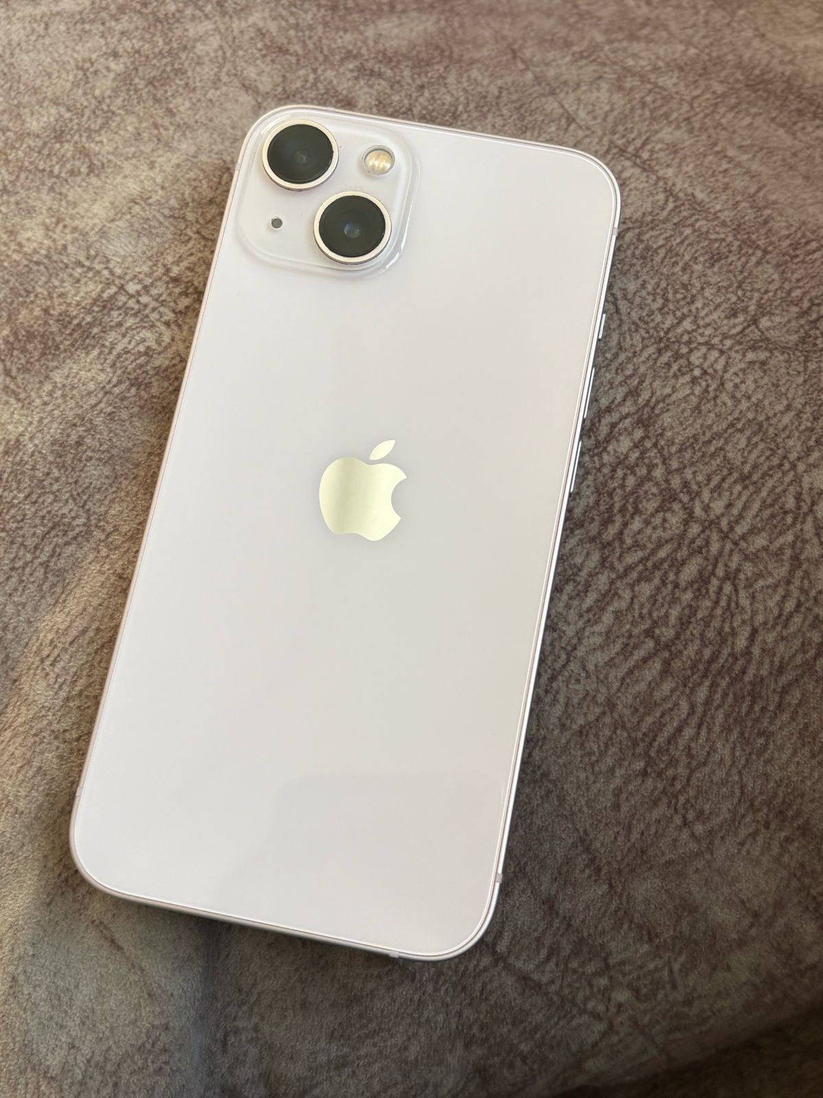 iPhone 13 128гб, розовый-б/у