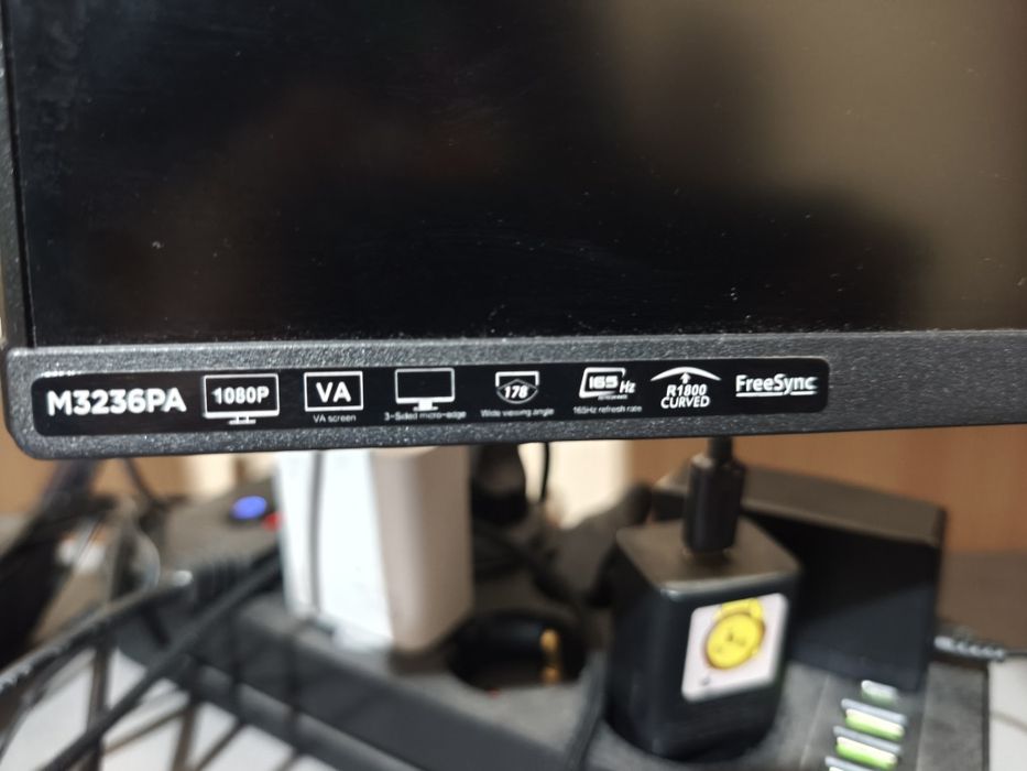 Monitor Axe 27 lik 75hz Flat Va 32 lik Rulls curved 165hz  sotiladi