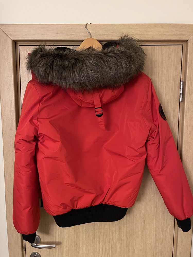 Продавам ново яке SuperDry размер L